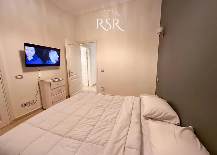 Superior 02 Bedroom With Swimming Pool And Garden *