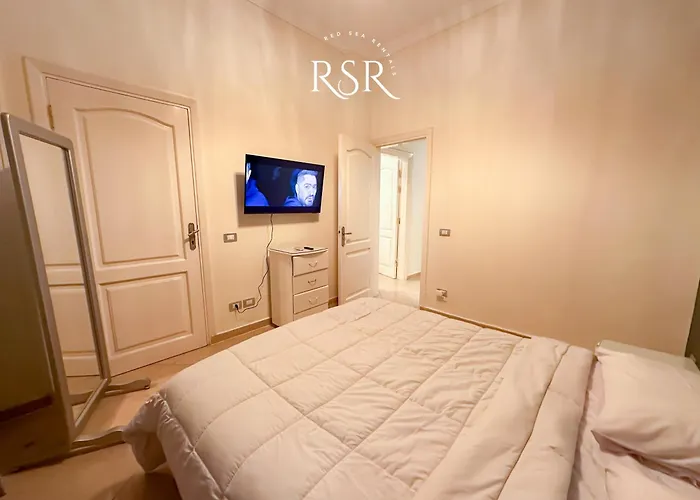 Superior 02 Bedroom With Swimming Pool And Garden Hurghada