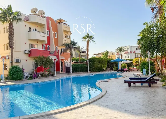 Superior 02 Bedroom With Swimming Pool And Garden
