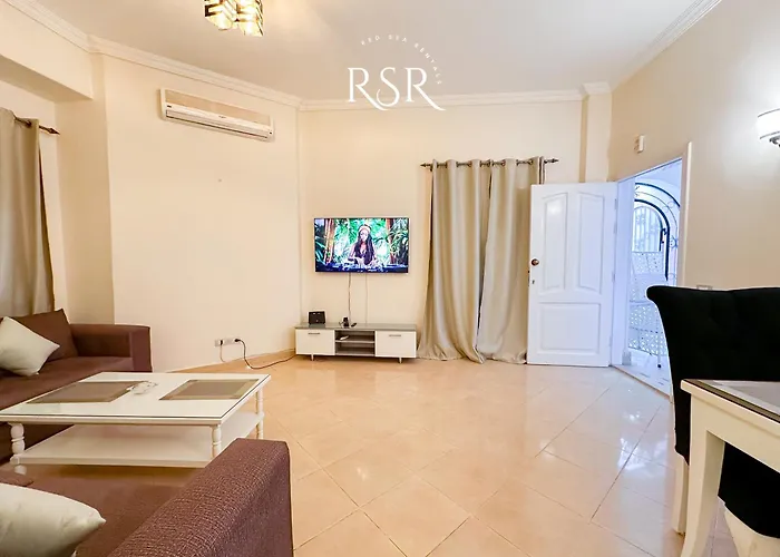 Superior 02 Bedroom With Swimming Pool And Garden *