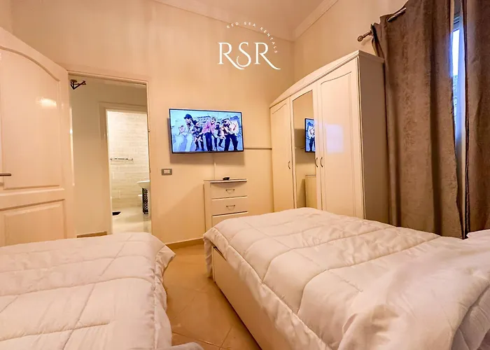 Superior 02 Bedroom With Swimming Pool And Garden *