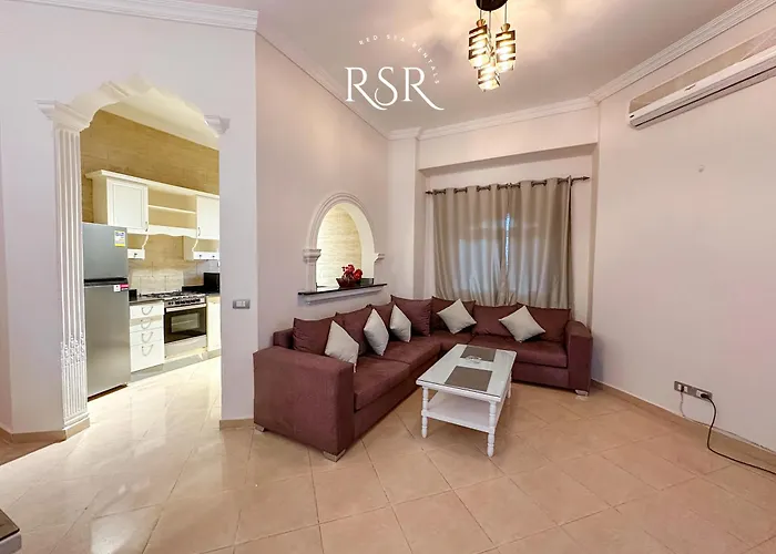 Superior 02 Bedroom With Swimming Pool And Garden