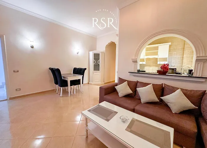 Superior 02 Bedroom With Swimming Pool And Garden *