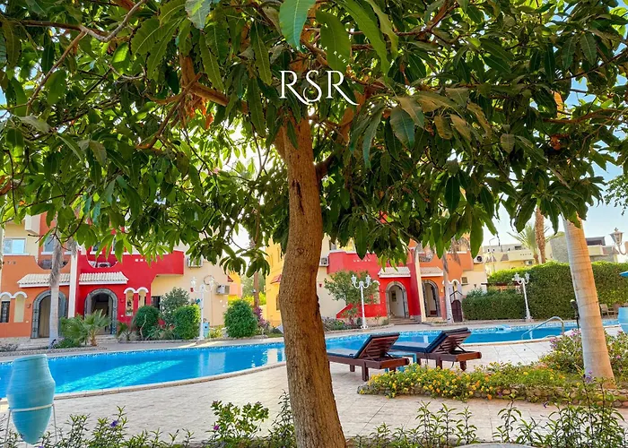 Superior 02 Bedroom With Swimming Pool And Garden
